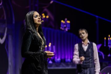 Milena Weber (Morticia Addams) © Sylvain Guillot
