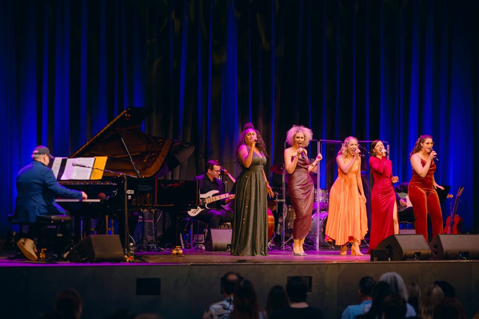 Frank Wildhorn, Ana Milva Gomes, Sabrina Weckerlin, Katharina Gorgi, Lisa Antoni, Bianca Basler &copy; Serge Voss