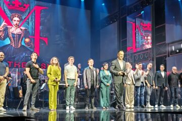 Die Cast von "Maria Theresia" mit dem Intendanten Christian Struppeck &copy; privat