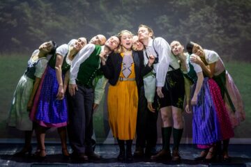 Katharina Gorgi (Maria Rainer), Ensemble &copy; Christian Husar, Bühen Baden