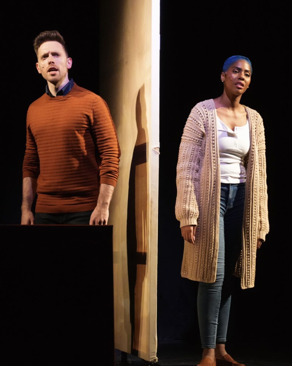 Dennis Weissert (Ben), Sidonie Smith (Ami) © OFFstageGermany