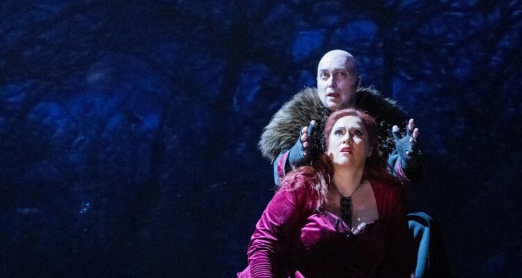Daniela Tweesmann (Morgana), Jan Friedrich Eggers (Merlin) © Stephan Glagla