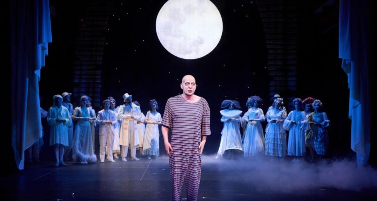 Frank Buchwald (Uncle Fester), Ensemble © Thomas Mandt
