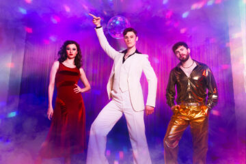 Shania Ochsner (Stephanie), Alexander Auler (Tony), Joey Heindle (DJ Monty) in "Saturday Night Fever" &copy; Marco Sommer