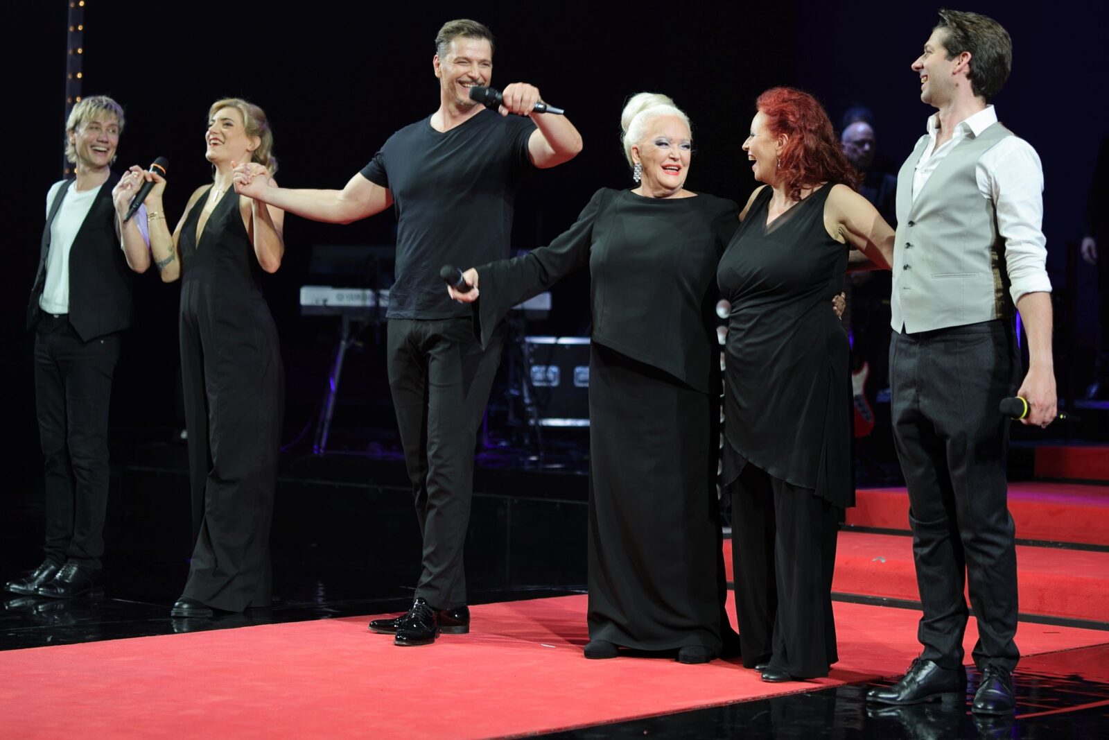 Andreas Bieber, Roberta Valentini, Jan Ammann, Angelika Milster, Michaela Schober, Thomas Hohler &copy; Norbert Ufermann