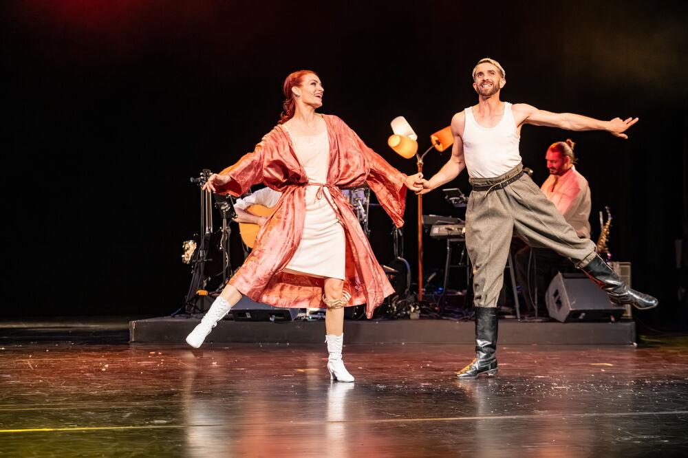 Anna Steinhardt (Magdalena (Leni) Schneider), Leo Goldberg (Hans), Band © Tobias Kromke