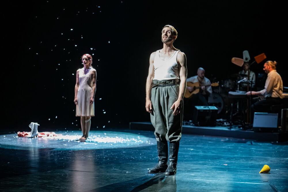 Anna Steinhardt (Magdalena (Leni) Schneider), Leo Goldberg (Hans), Band © Tobias Kromke