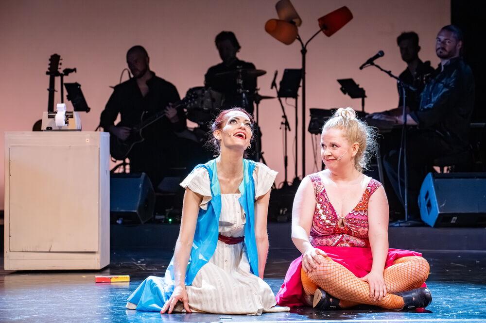 Anna Steinhardt (Magdalena (Leni) Schneider), Nele Swanton, Band © Tobias Kromke