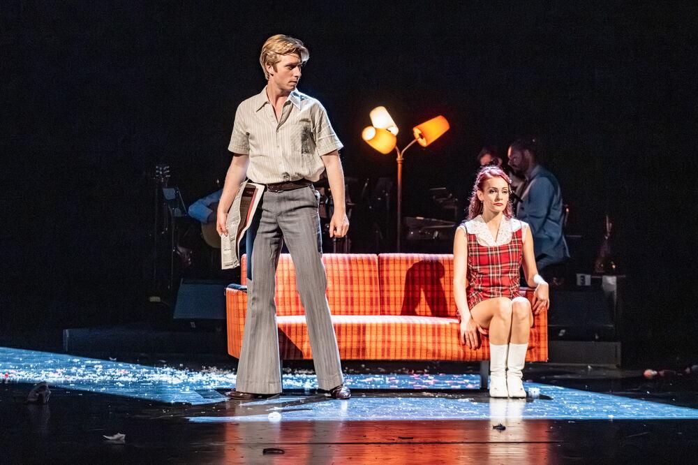 Noah Alexander Wolf (Michael), Anna Steinhardt (Magdalena (Leni) Schneider), Band © Tobias Kromke