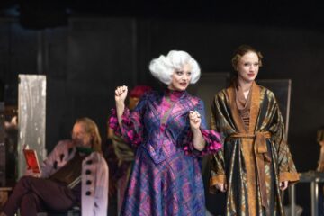 Marko Dyrlich, Antje Trautmann (Celia Peachum), Joana Damberg (Die Spelunken-Jenny) © Silke Winkler