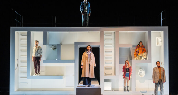 Gerd Achilles (Dan), Michael Berres (Gabe), Femke Soetenga (Diana), Anna Hirzberger (Nathalie), Eike Onyambu (Henry), KS Paul Brady (Dr. Madden) © Stephan Walzl