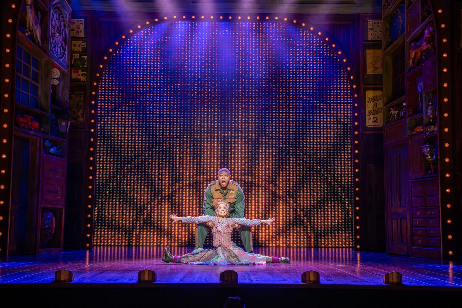 Tarinn Callender (Grant), Bonnie Langford (Mrs. Bird) &copy; Johan Persson