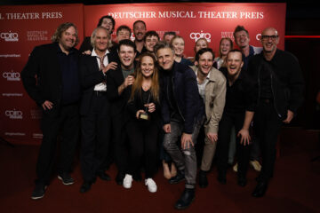 Das Team von "Die Weiße Rose" beim Deutschen Musical Theater Preis 2025 &copy; Morris Mac Matzen