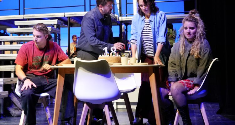 Niklas Schinke (Henry), Florian Hinxlage (Dan), Femke Soetenga (Diana), Svea Harder (Natalie) &copy; Laura Schlösser