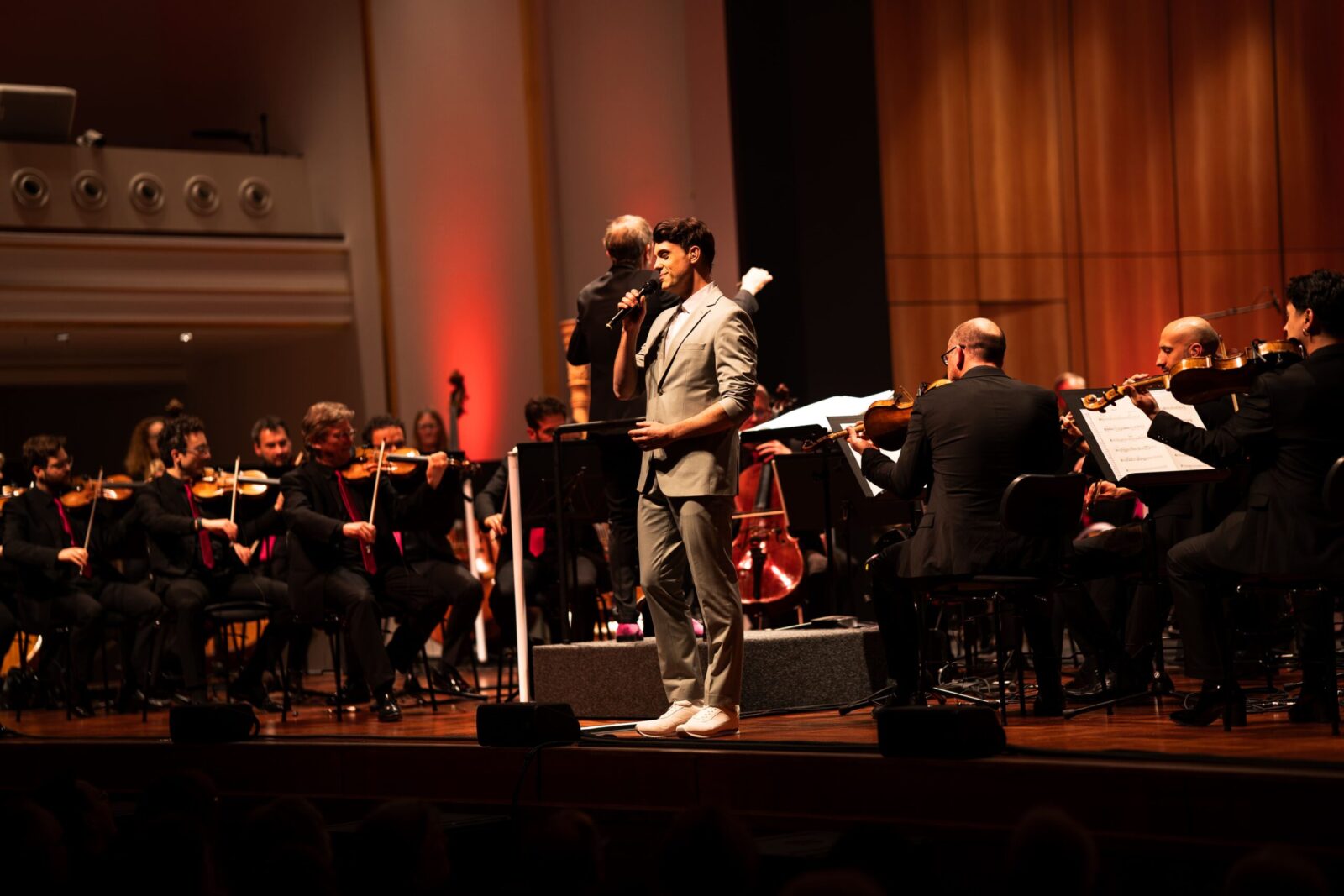 Jonas Hein und das WDR Funkhausorchester © WOW Magazin, Murat Bilir
