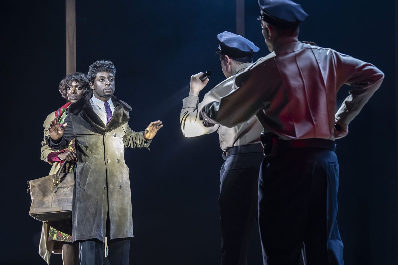 Tina (Jochebel MacCarthy), Ike (Caleb Roberts), Ensemble &copy; Johan Persson