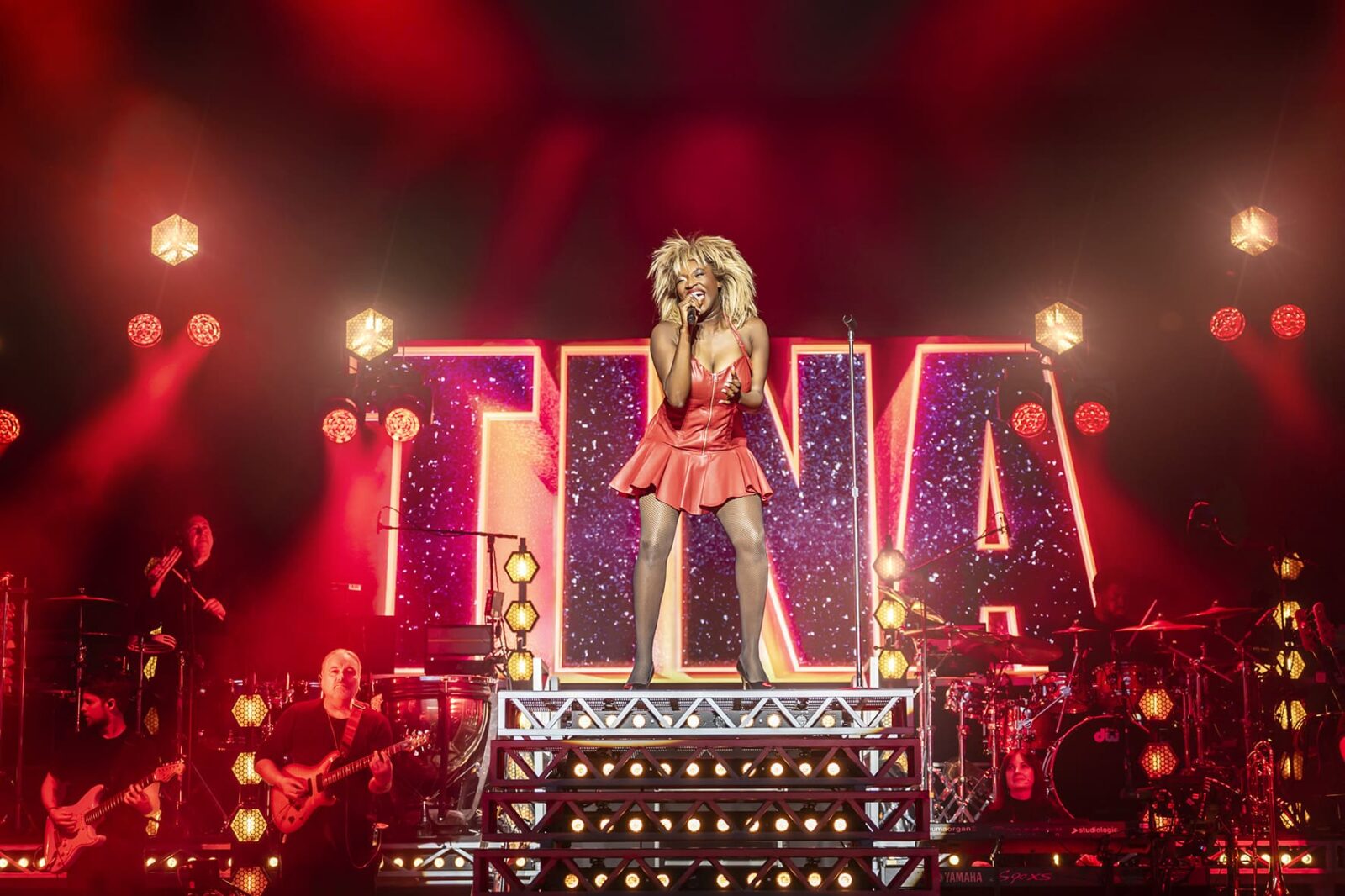Jochebel MacCarthy als Tina Turner &copy; Johan Persson