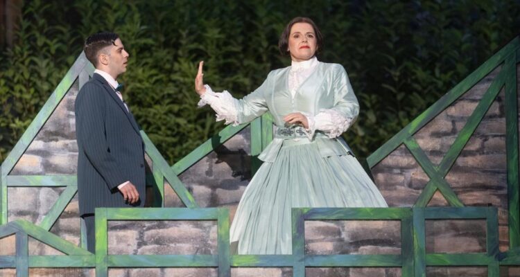 Chris Green (Fritz), Bettina Grothkopf (Sophie Seidelmann) © Photoron - Ronny Küttner