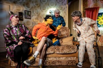 Cornelia Drese (Carlotta von Pärtschach), Louis Dietrich (Felix), Roland Florstedt (Hubert), Astrid Schulz (Gustel) © Robert Jentzsch