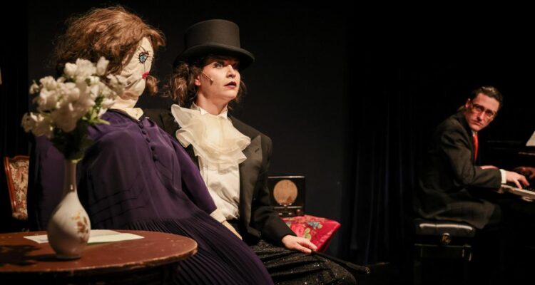 Maren Schwier (Lola Blau), Paul-Johannes Kirschner (Pianist) © De-Da Productions