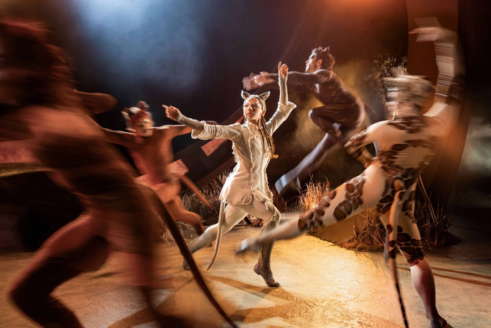 Hannah Joseph (Victoria), Ensemble © Mark Senior
