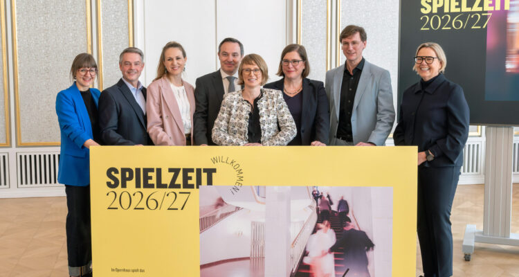 Das Team der Oper Leipzig bei der Spielplanpräsentation 2026/27 &copy; Tom Schulze