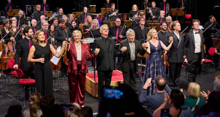 Roberta Valentini, Milica Jovanović, Guy Simpson, Stephen Schwartz, Harriet Jones, Anton Zetterholm, Thomas Hohler &copy; WDR/Claus Langer