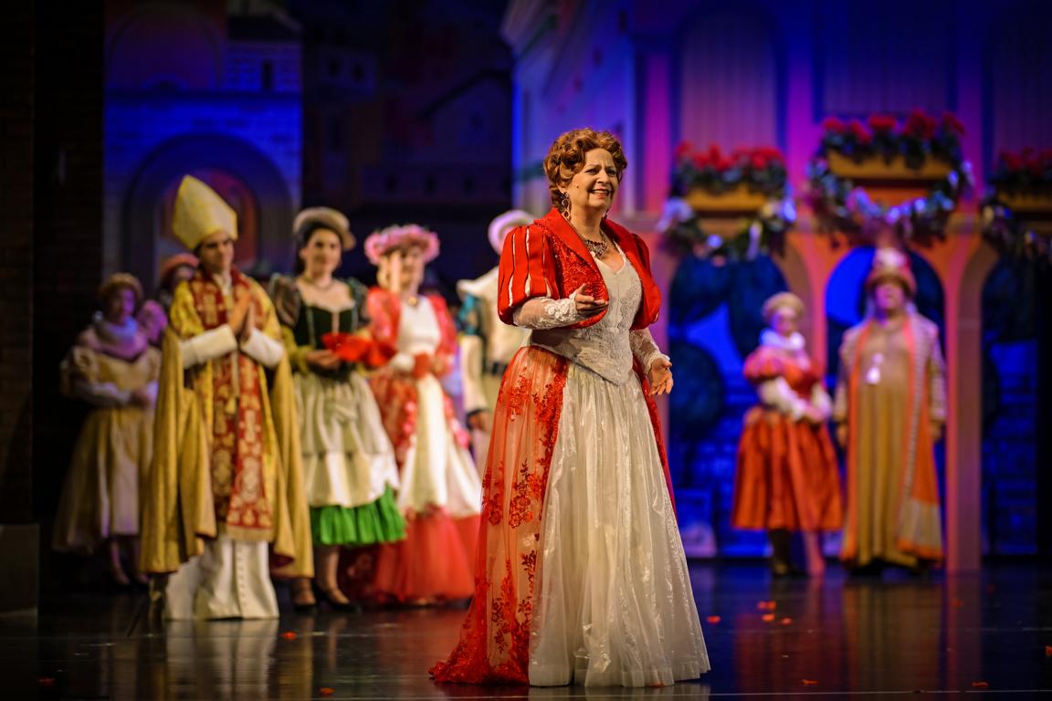 Astrid Vosberg, Ensemble © Pfalztheater Kaiserslautern/Andreas Etter