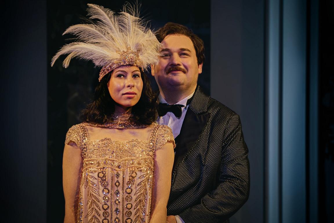Meike Pintaske (Daisy Buchanan), Lennart Matthiesen (Jay Gatsby) © Nicole Brühl