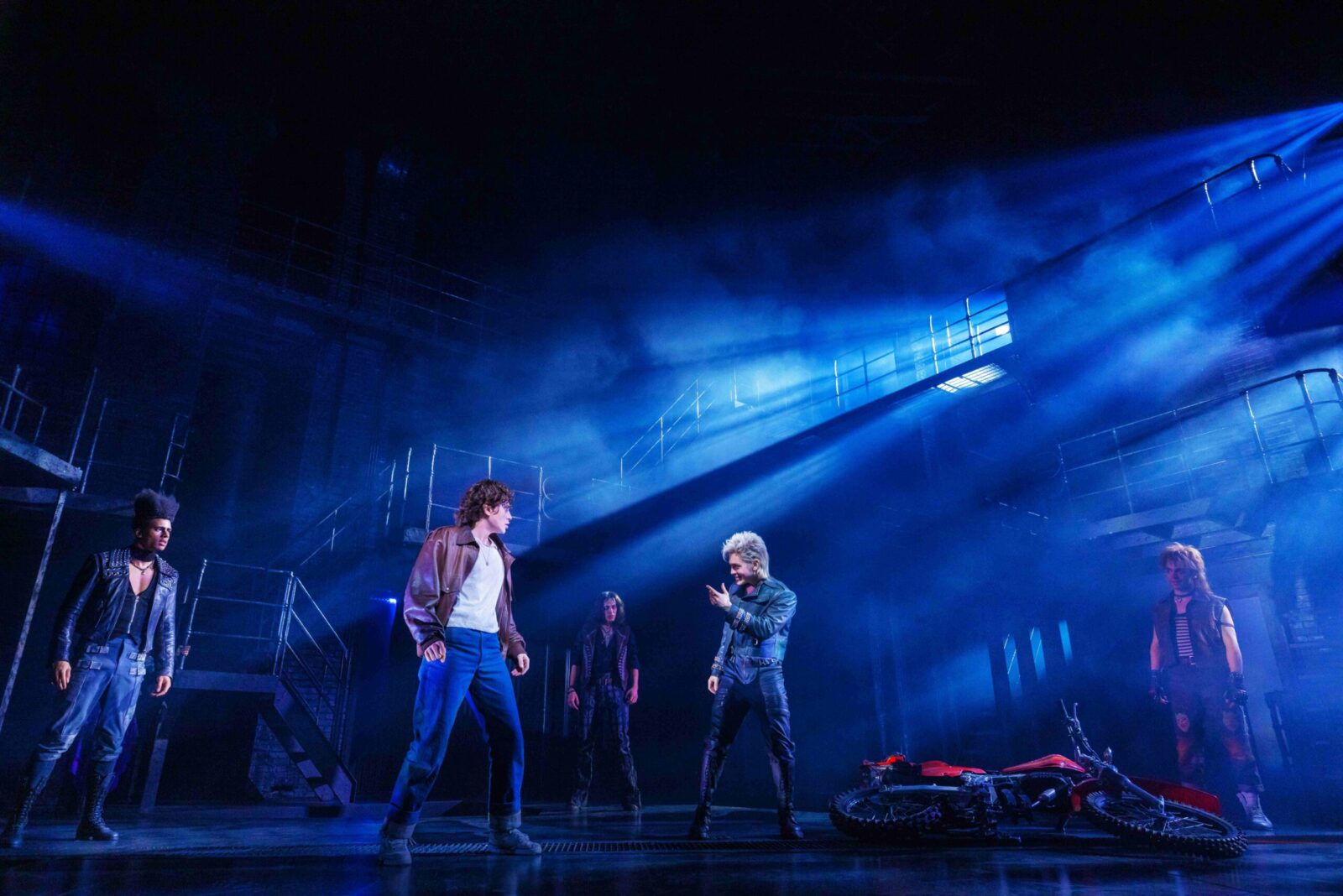 LJ Benet (Michael), Ali Louis Bourzgui (David), Ensemble © Matthew Murphy